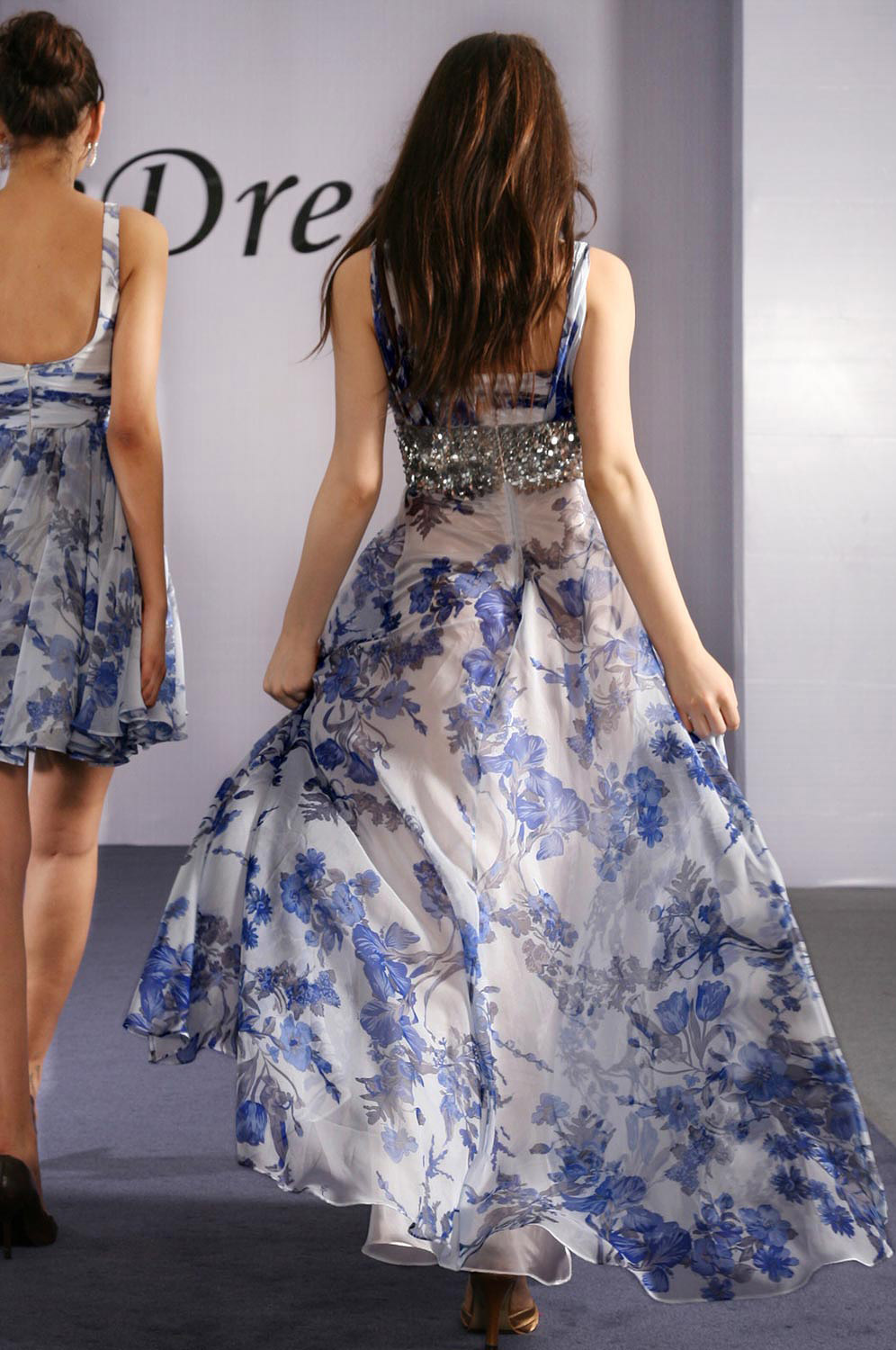 Elegant V-Schnitt Abendkleid