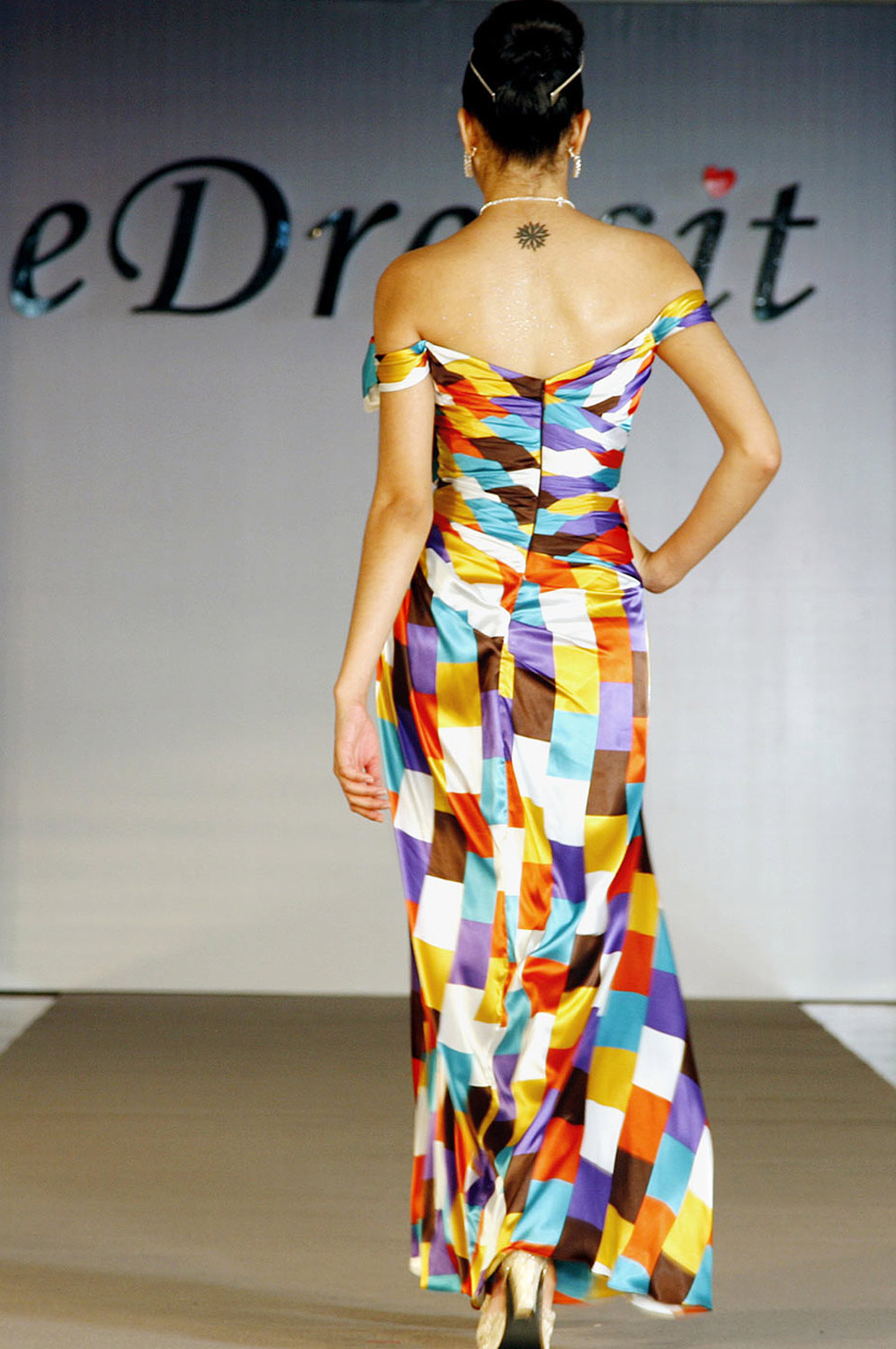 ON SALE !    LARGO VESITDO DE NOCHE/  CON LAZO