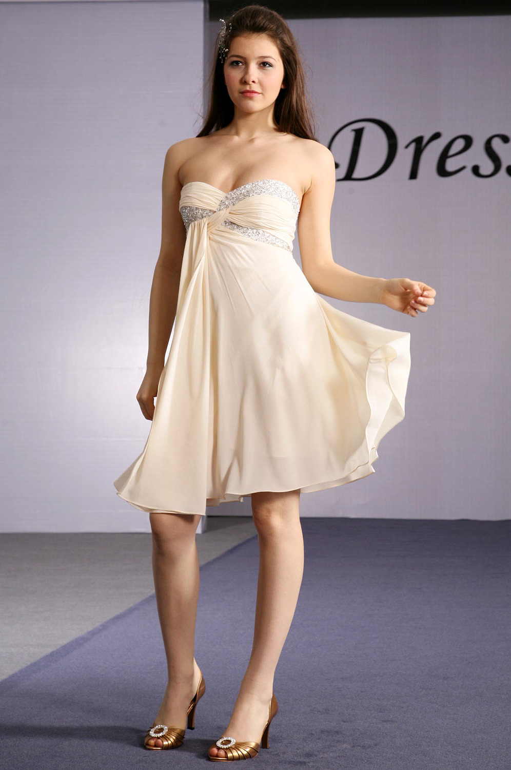  Sublime Robe de Soirée  sans bretelles et plissé