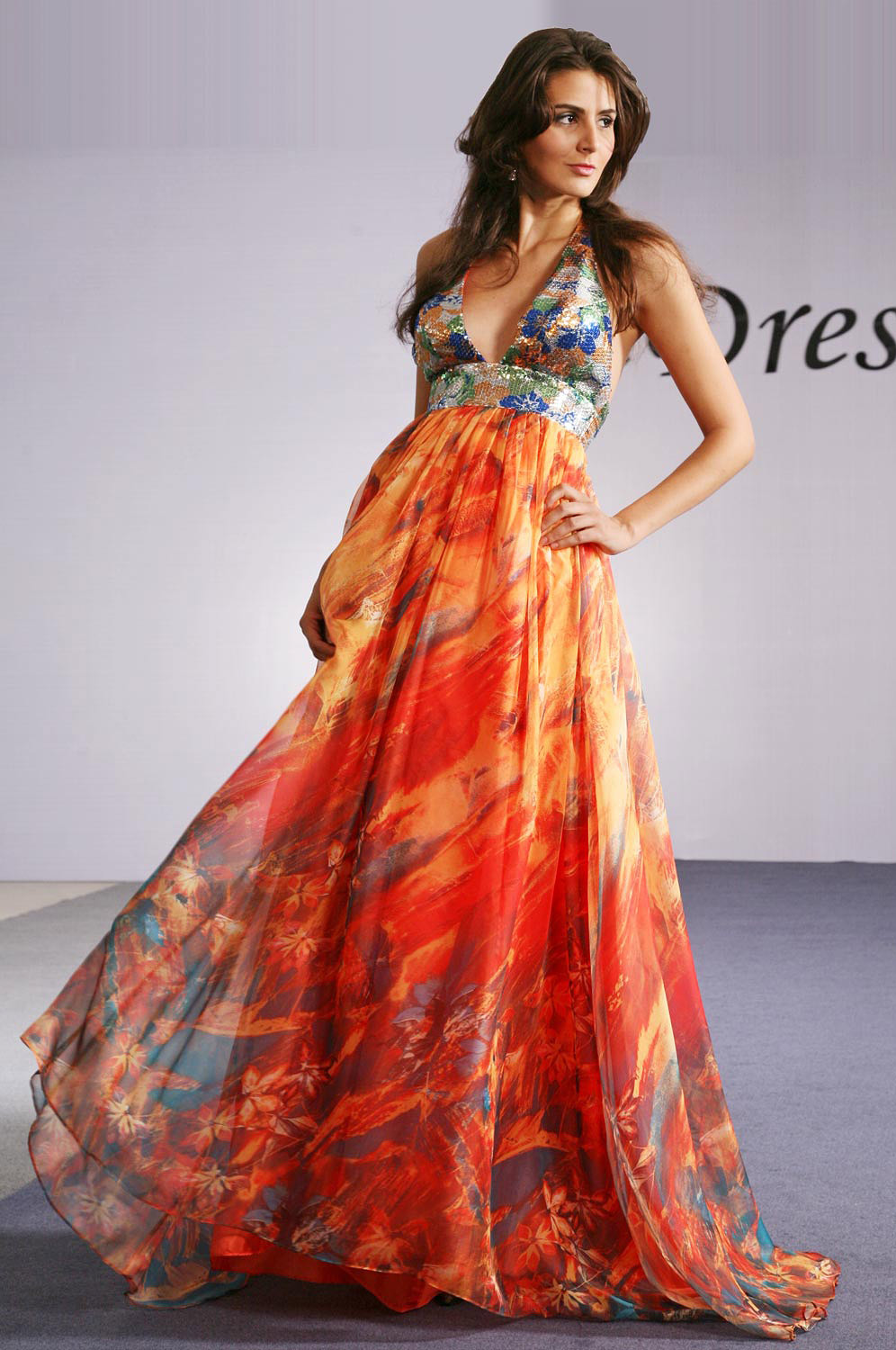 Halter-und V-Ausschnitt Sexy Abendkleid