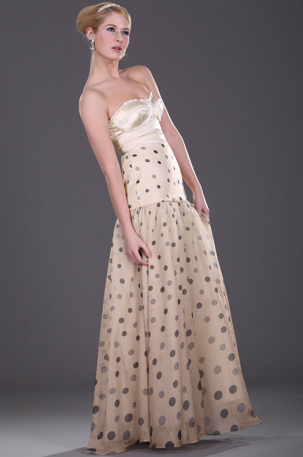 Adorable Strapless Soiree Robe