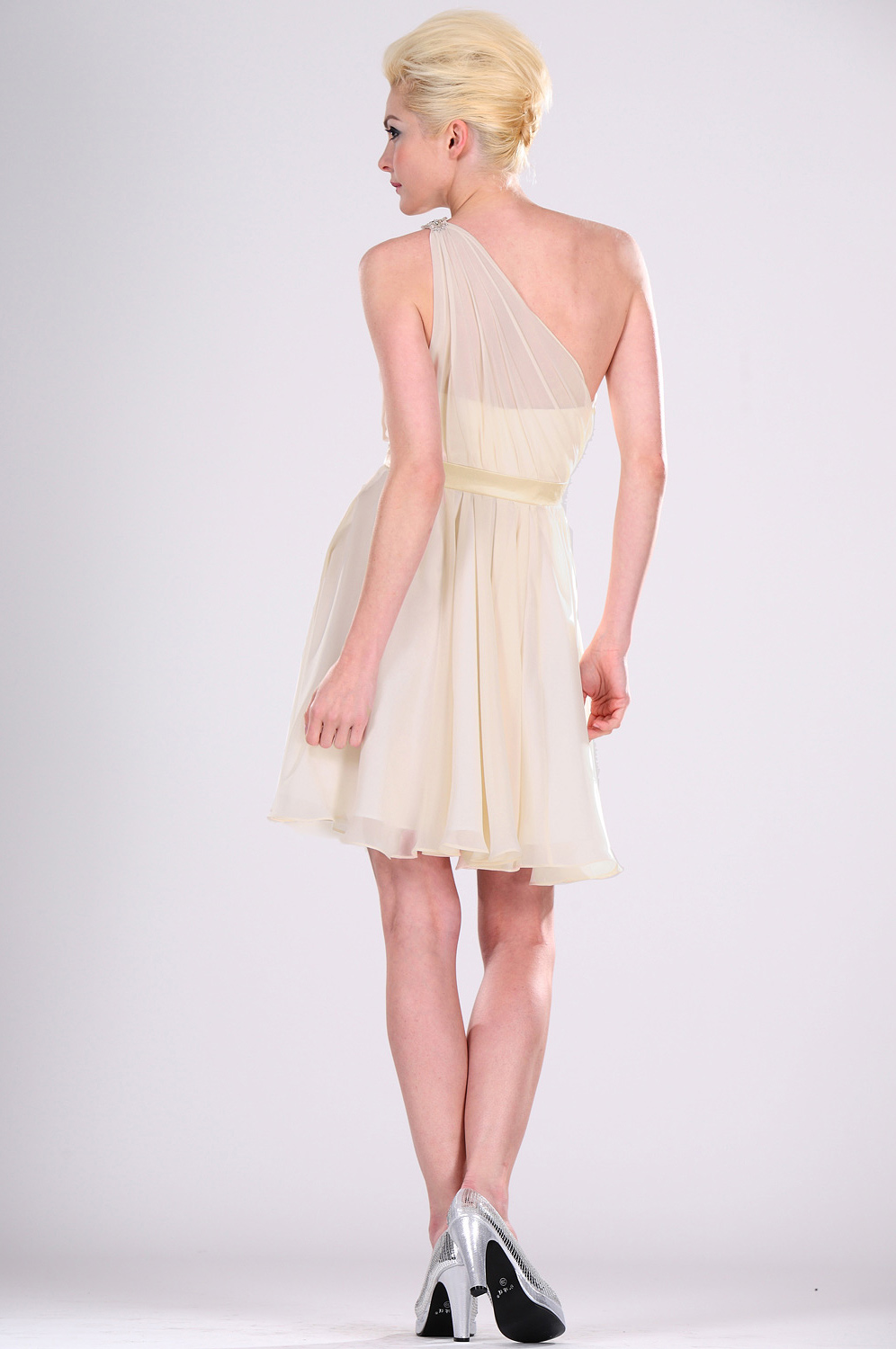 Adorable Robe de  Cocktail Beige