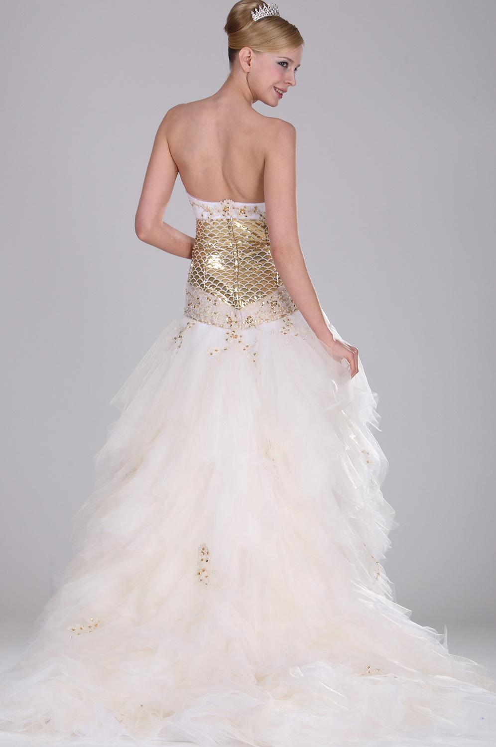 Ein-Schulter Schlitz Fischschuppe Ballkleid