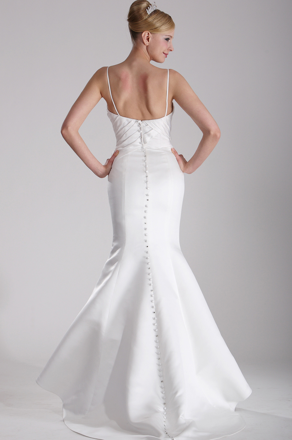 Charming Fitted Bridal Gown