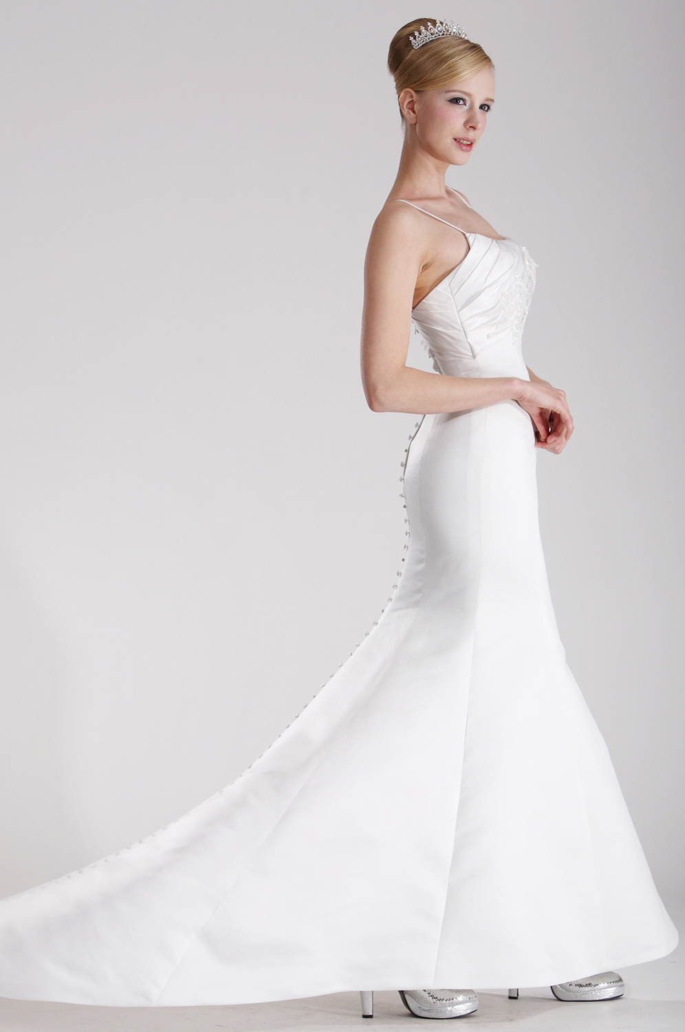 Charming Fitted Bridal Gown