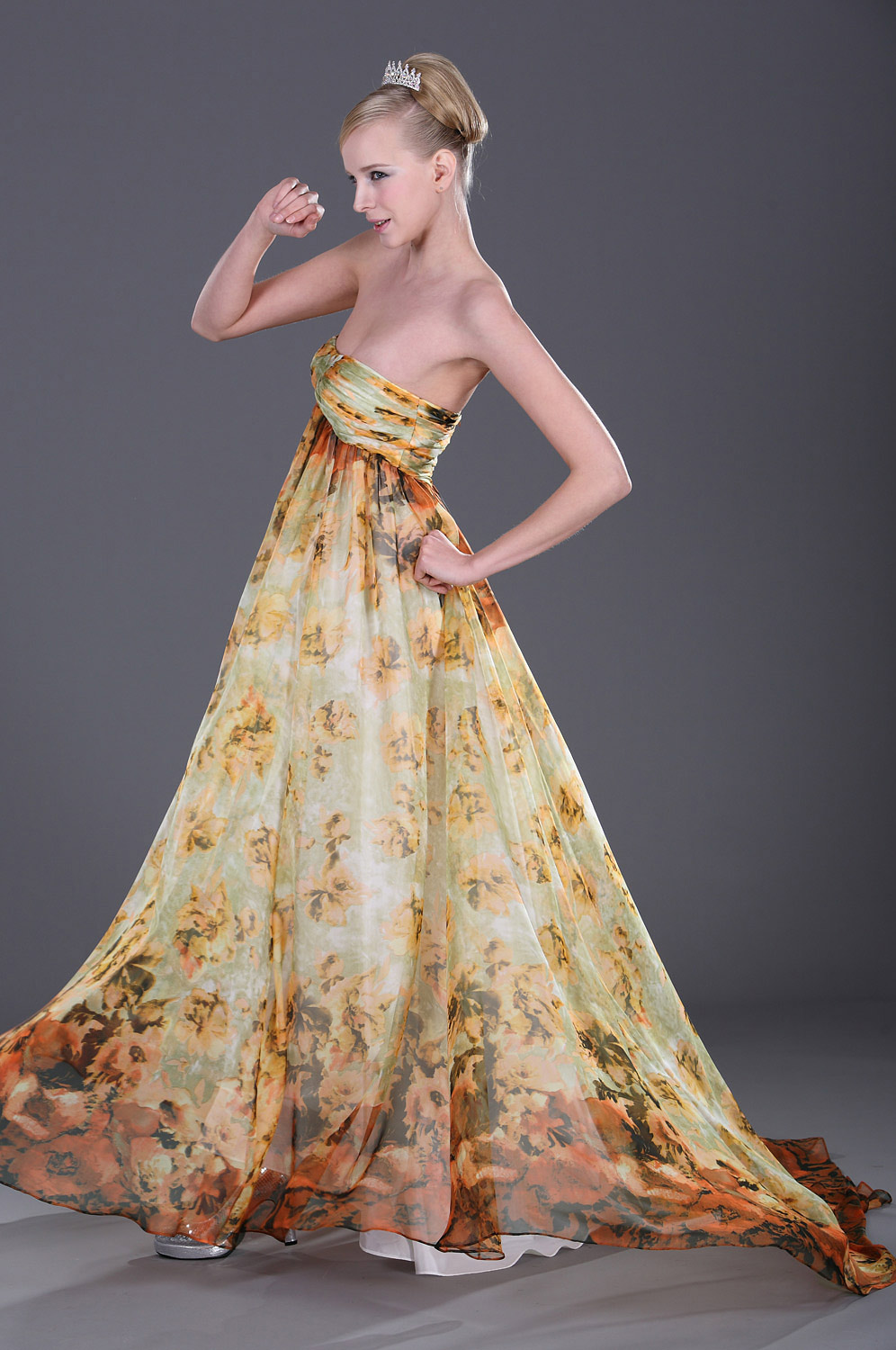 Trägerlos  scharmant flora  Abendkleid