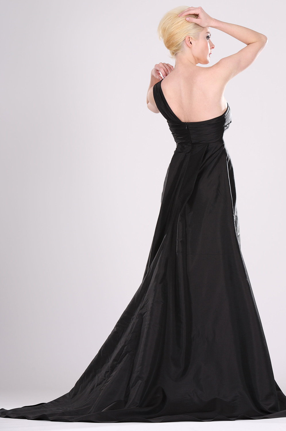 Charming Single Shoulder Evening Dress