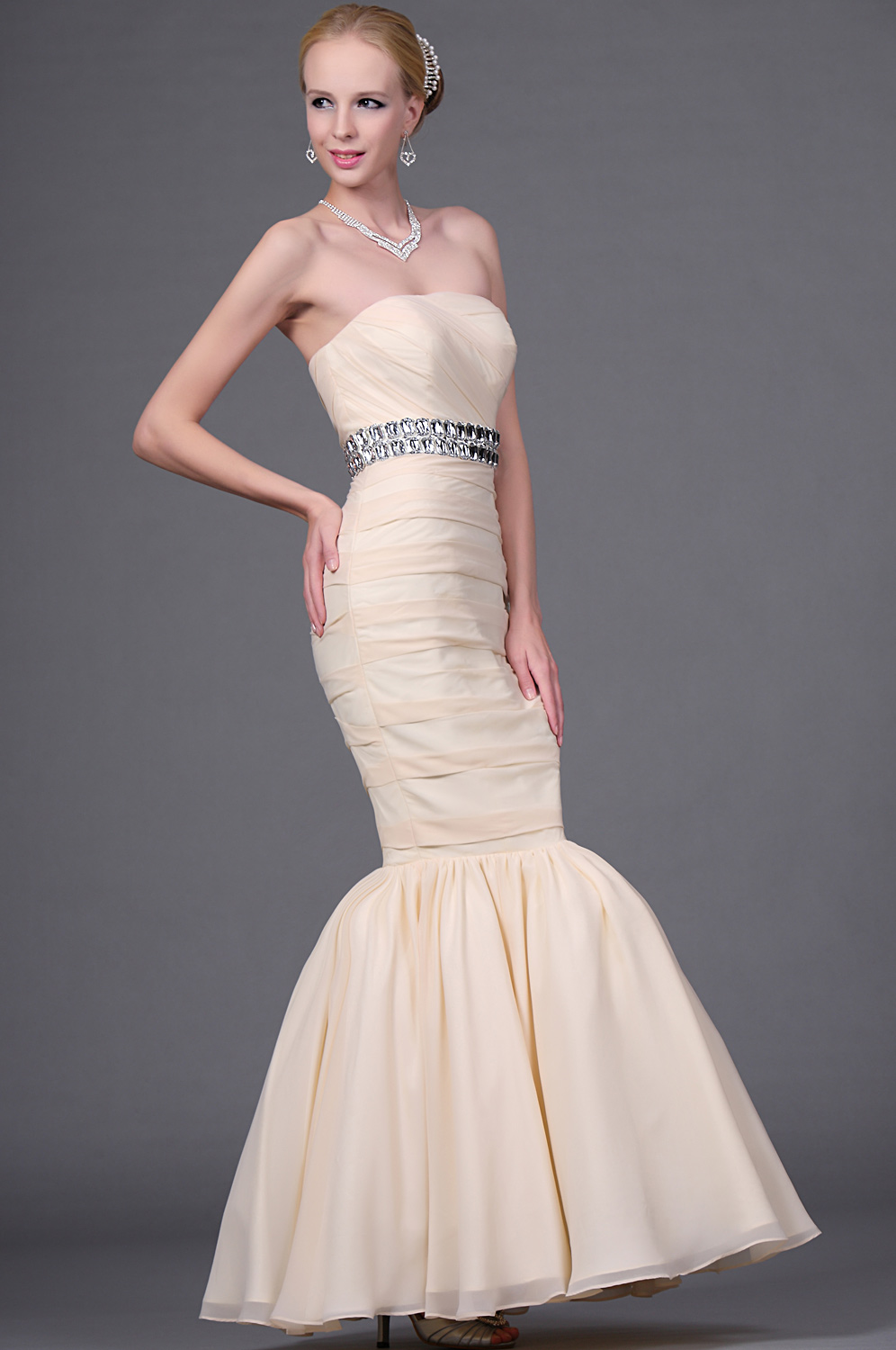 New Sensitive Strapless Fitted Evening Gown