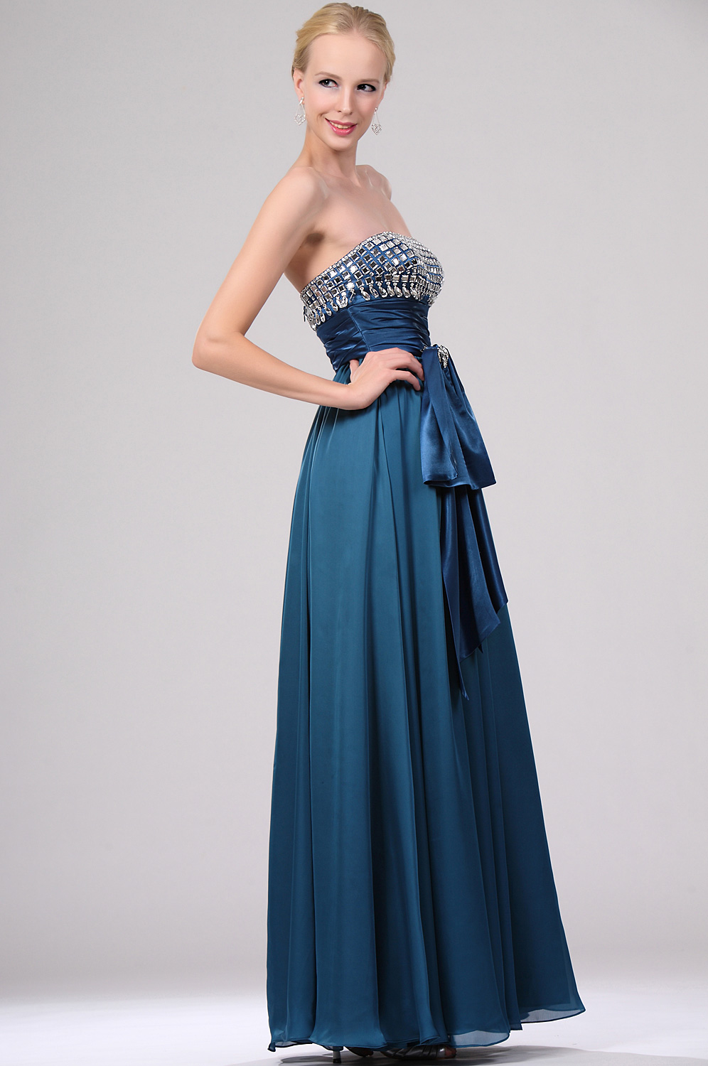 Wunderbar Perlen Traegerlos Abendkleid mit Schleife