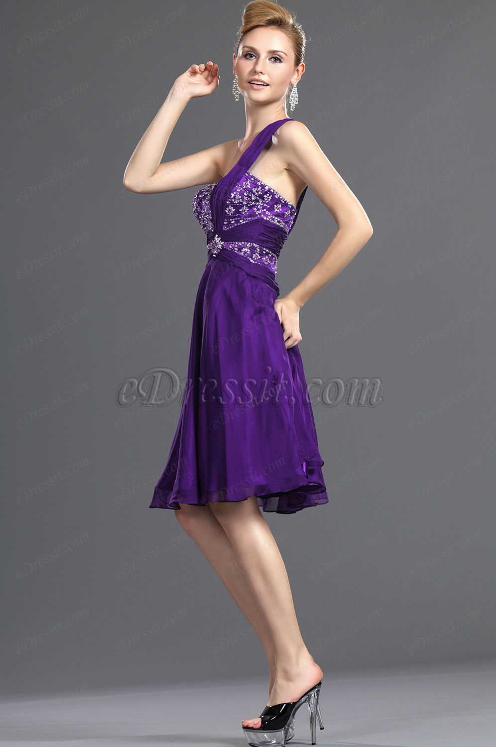 Новое очаровательное фиолетовое платье