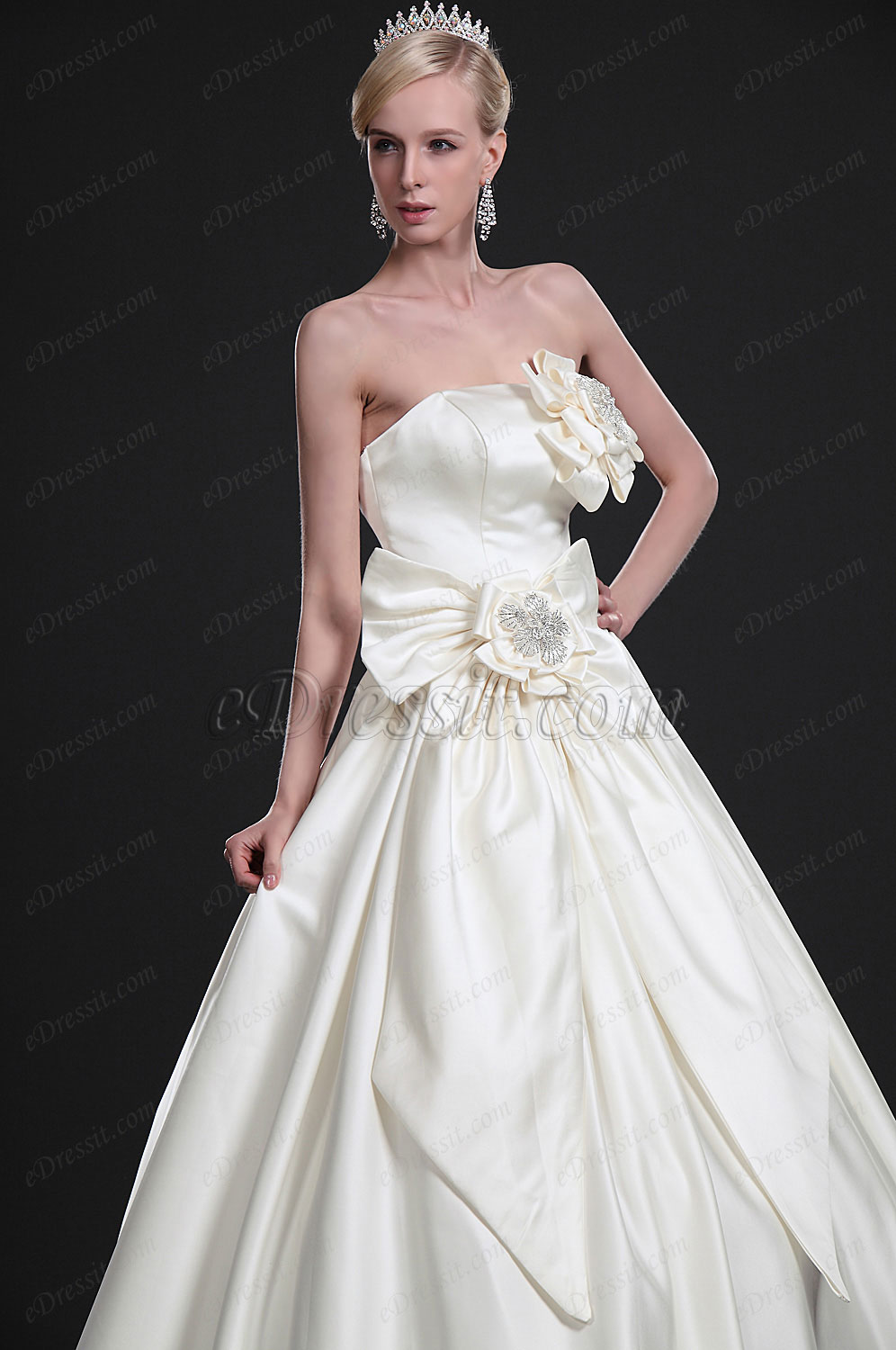 Neu Elegant Traegerlos Brautkleid