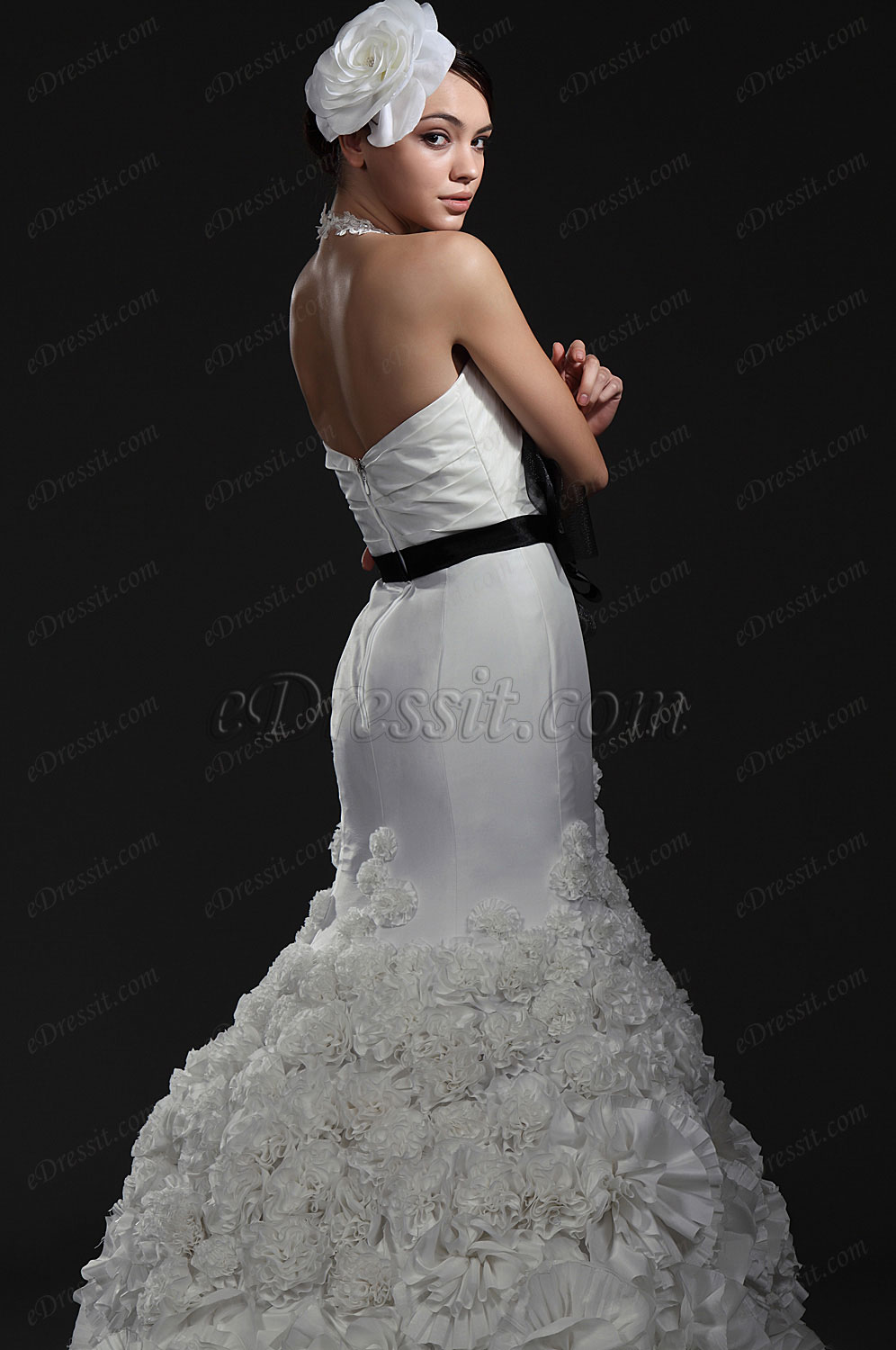 Новое великолепное  свадебное платьебез бретелек