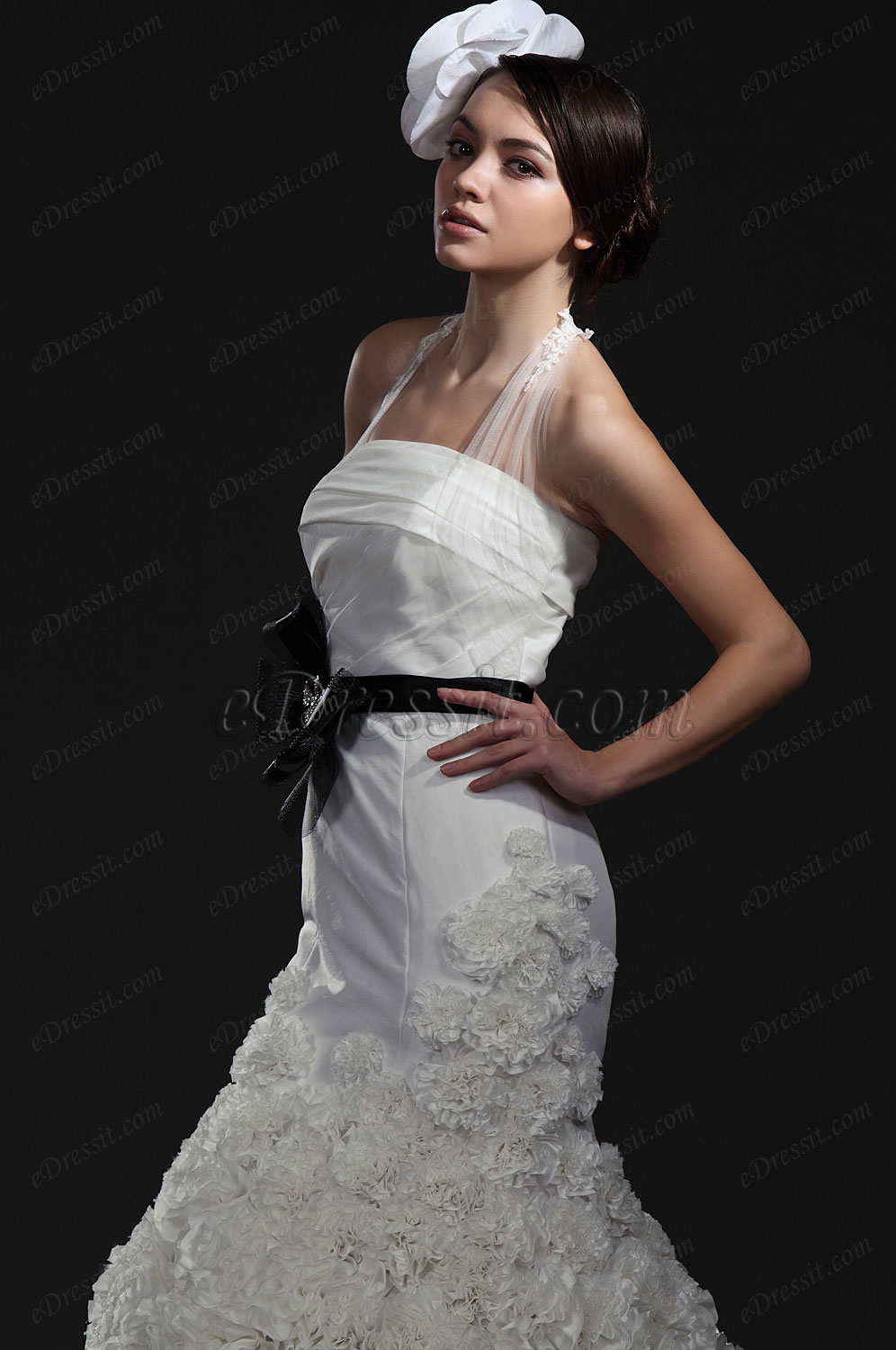 Новое великолепное  свадебное платьебез бретелек