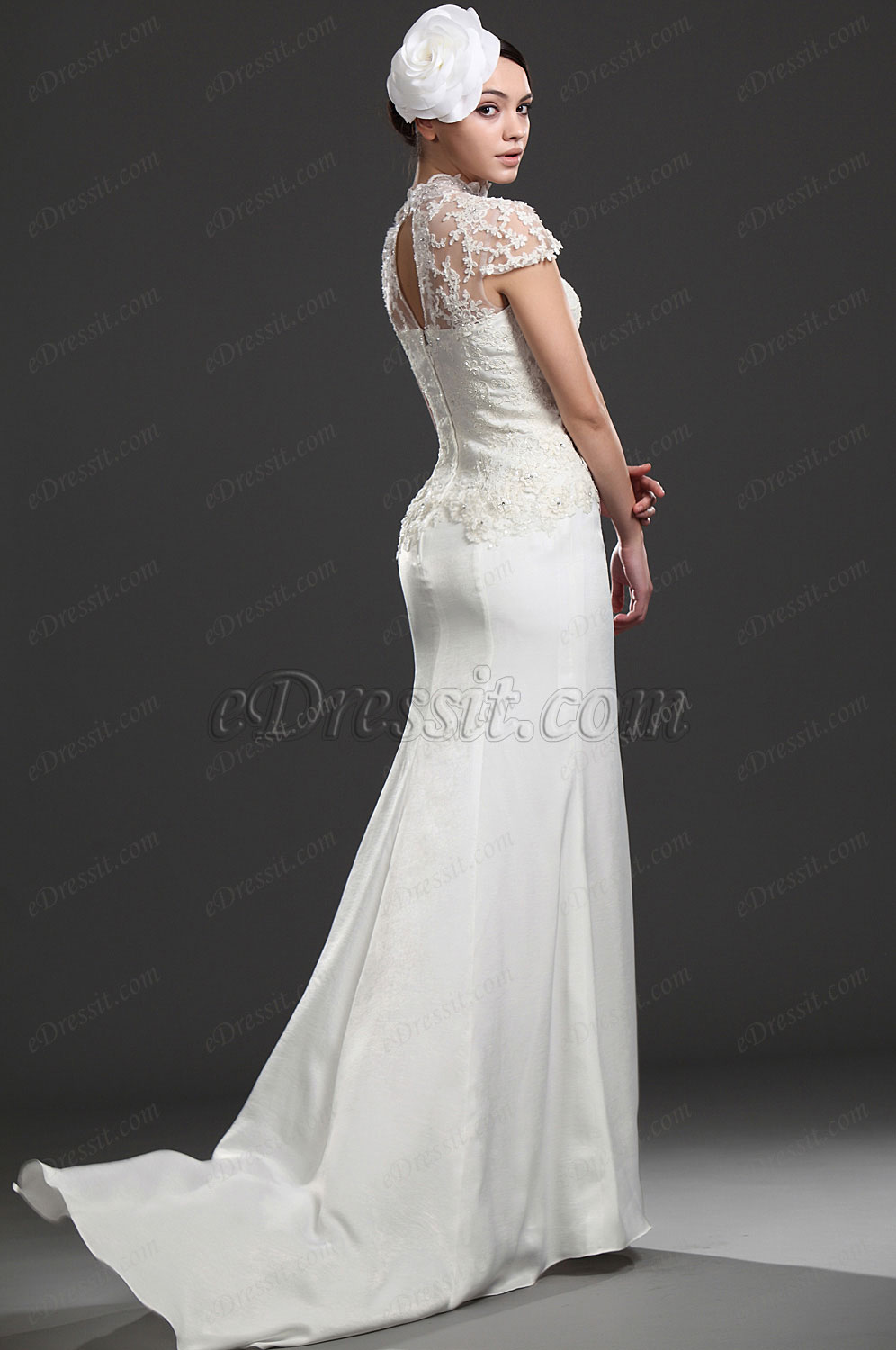 Elegant Lace Wedding Gown