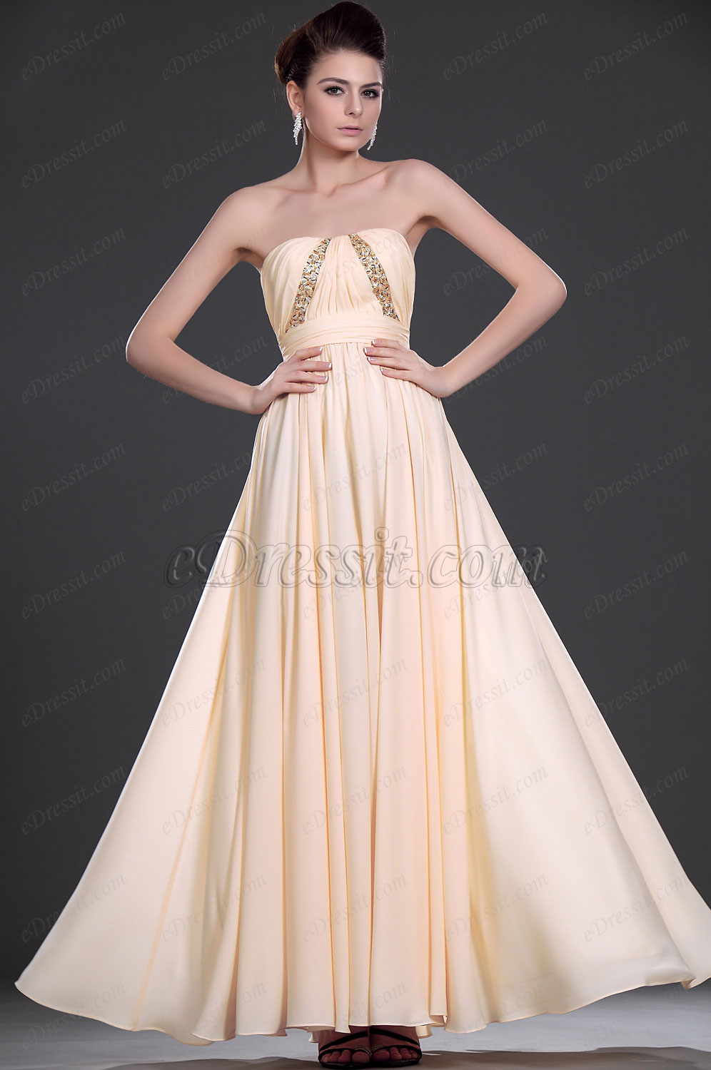 Новое привлекательное  вечернее платье без бретелек