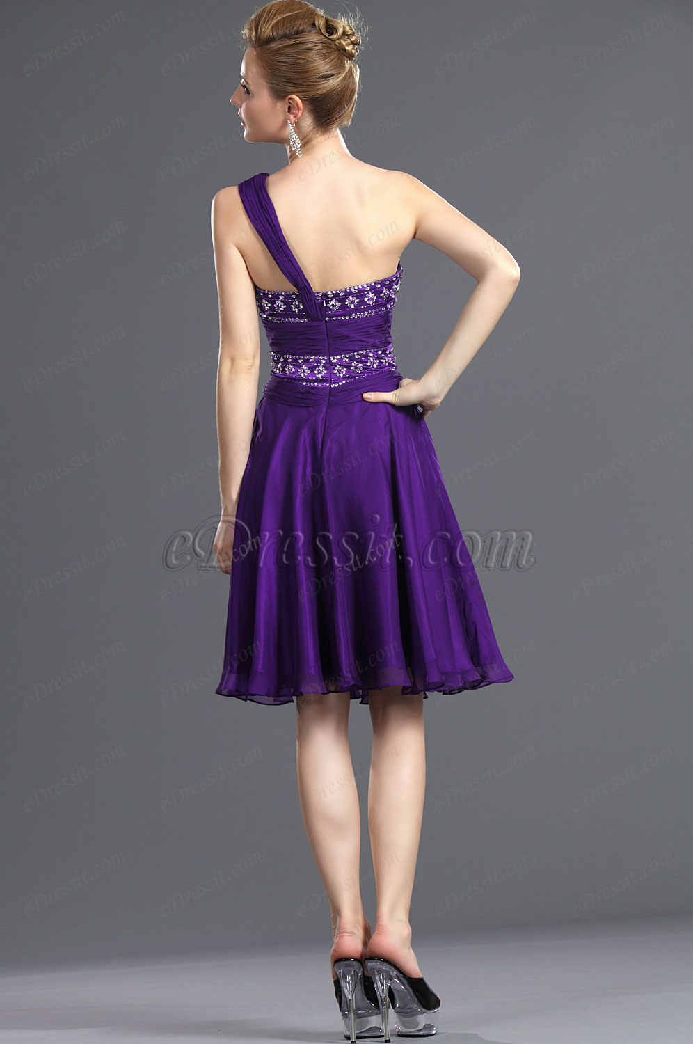 Новое очаровательное фиолетовое платье