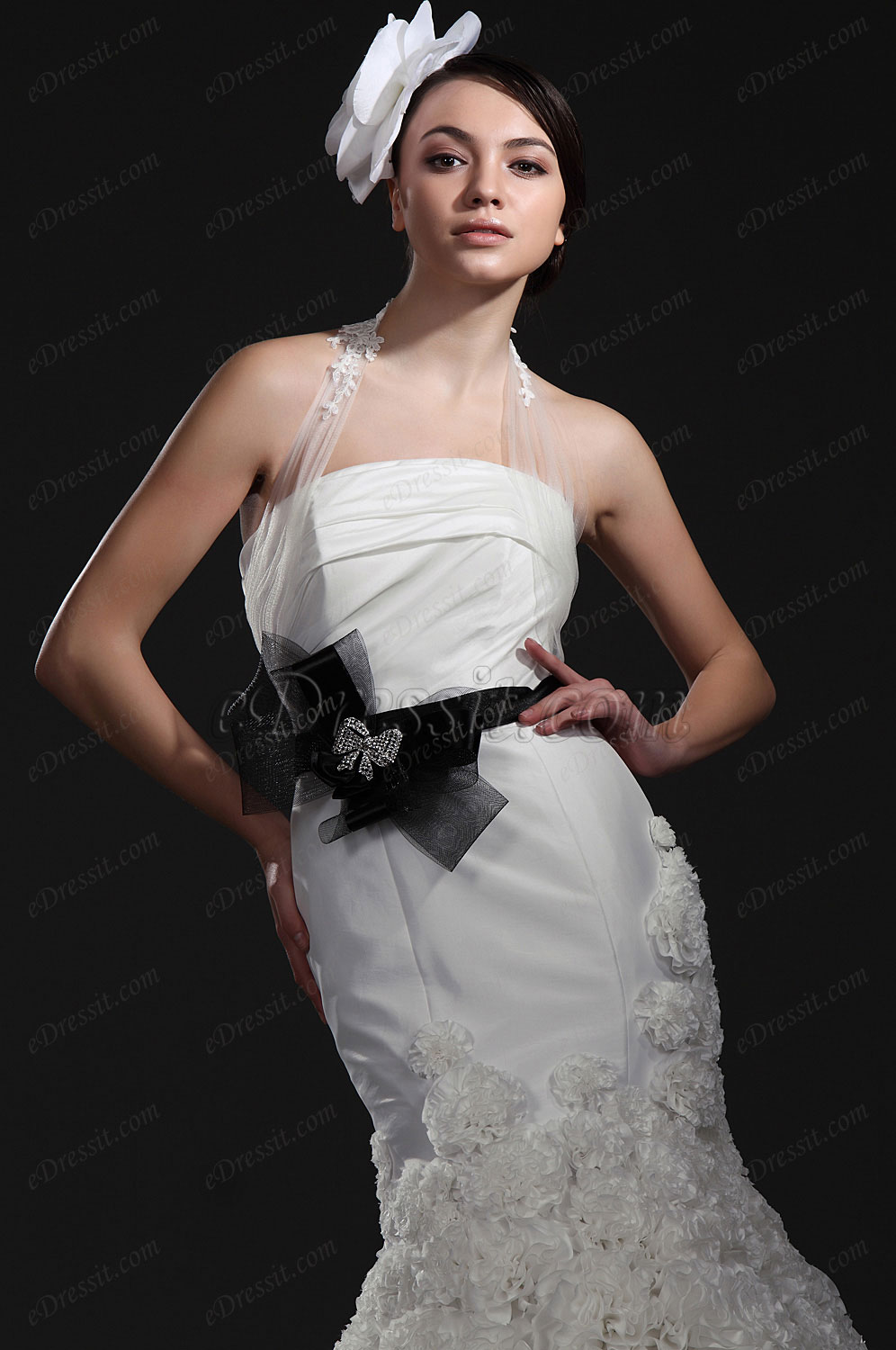 Новое великолепное  свадебное платьебез бретелек