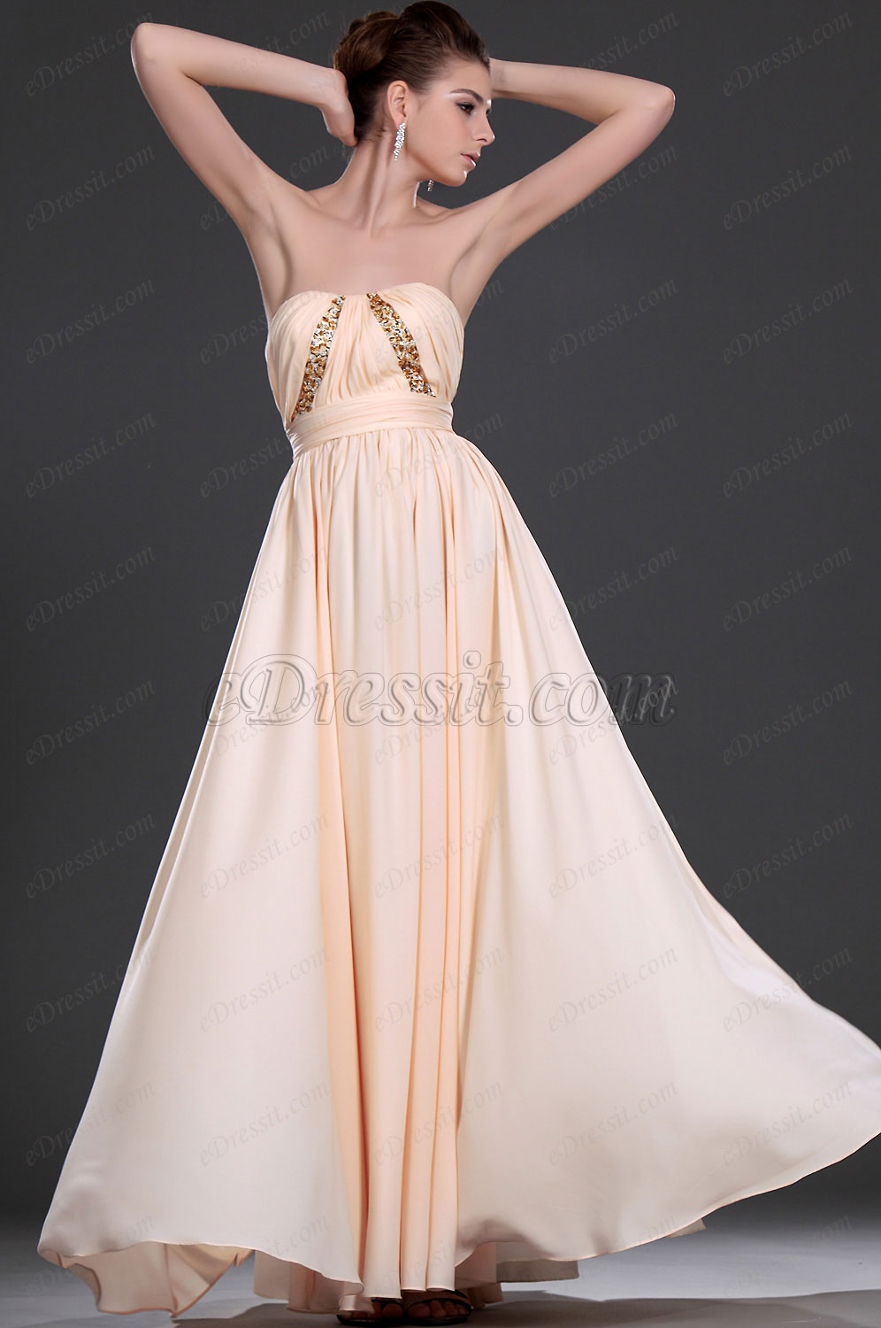 Новое привлекательное  вечернее платье без бретелек