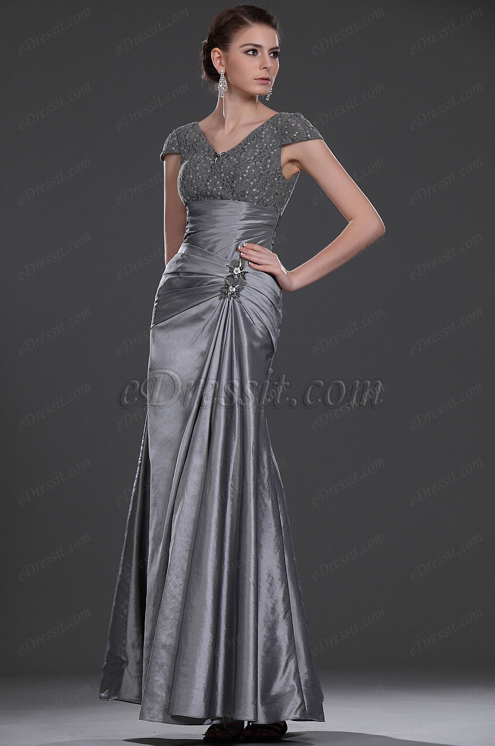 Neue Elegante Kleider der Mutter fuer die Braut