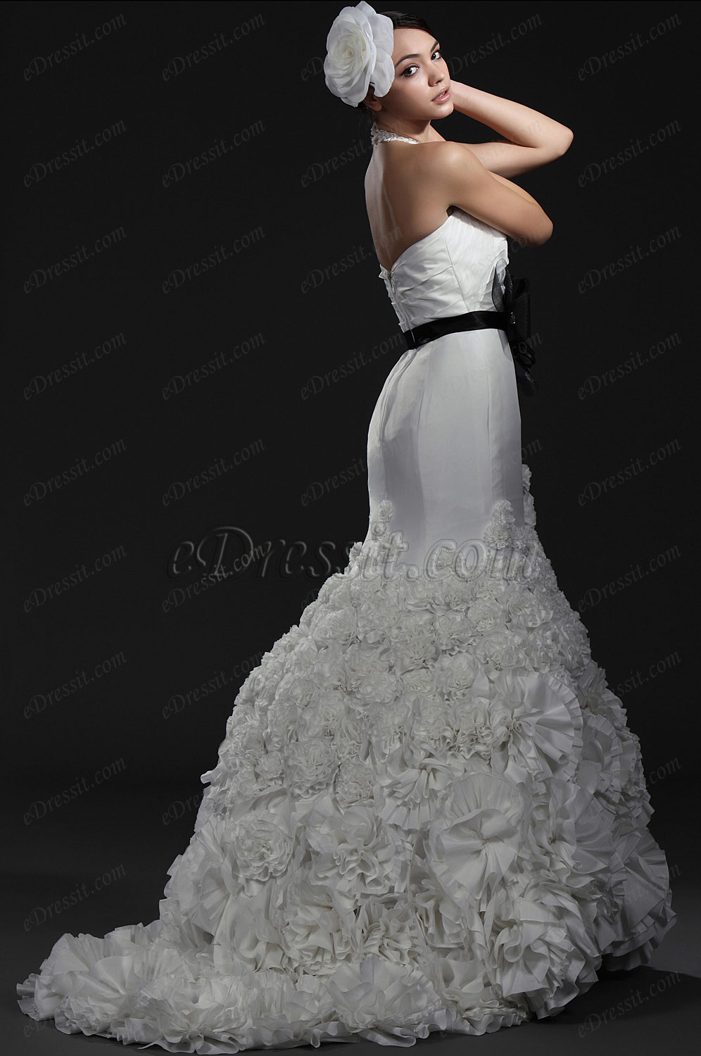 Новое великолепное  свадебное платьебез бретелек