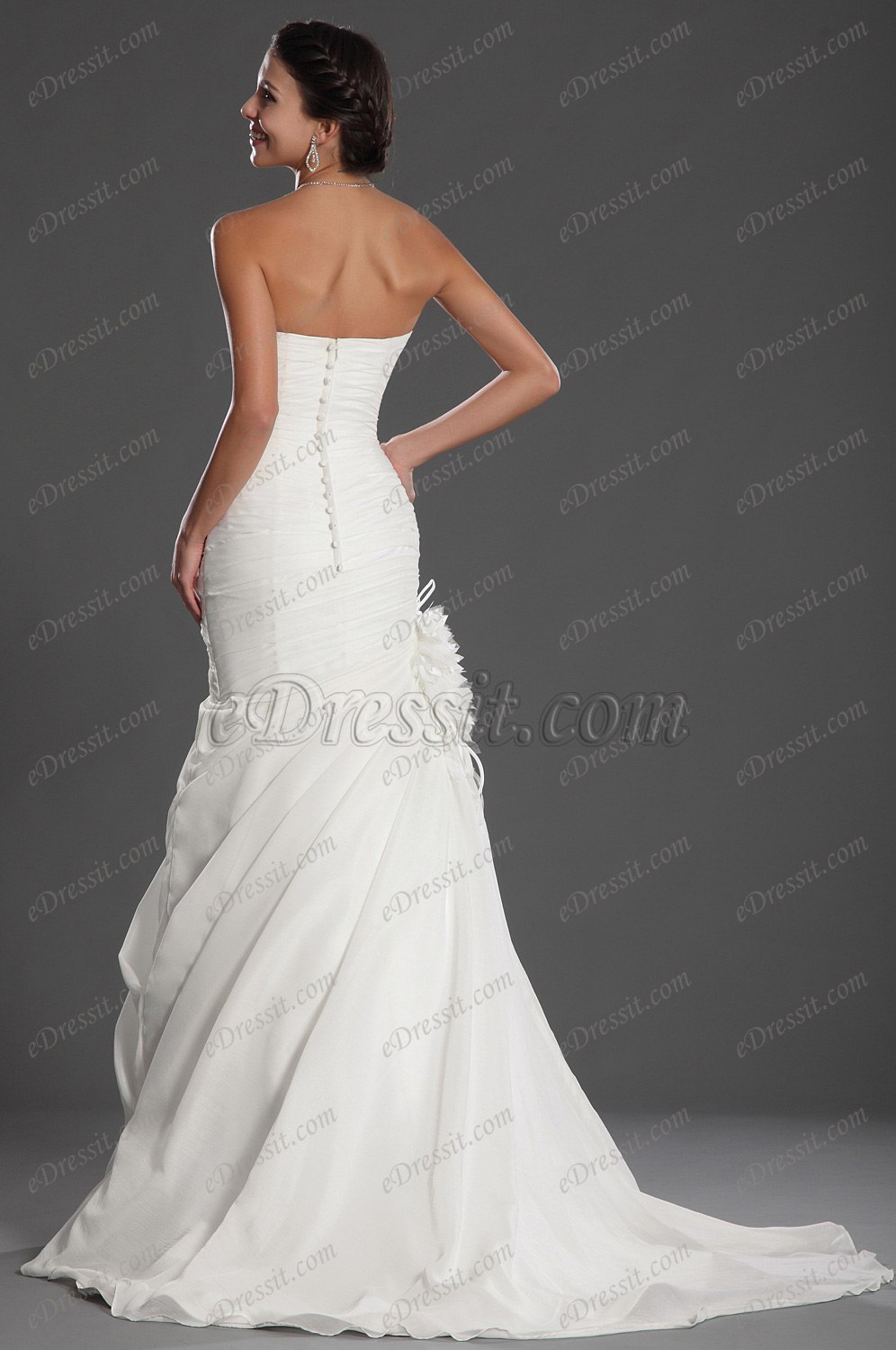 Alluring Strapless Wedding Gown