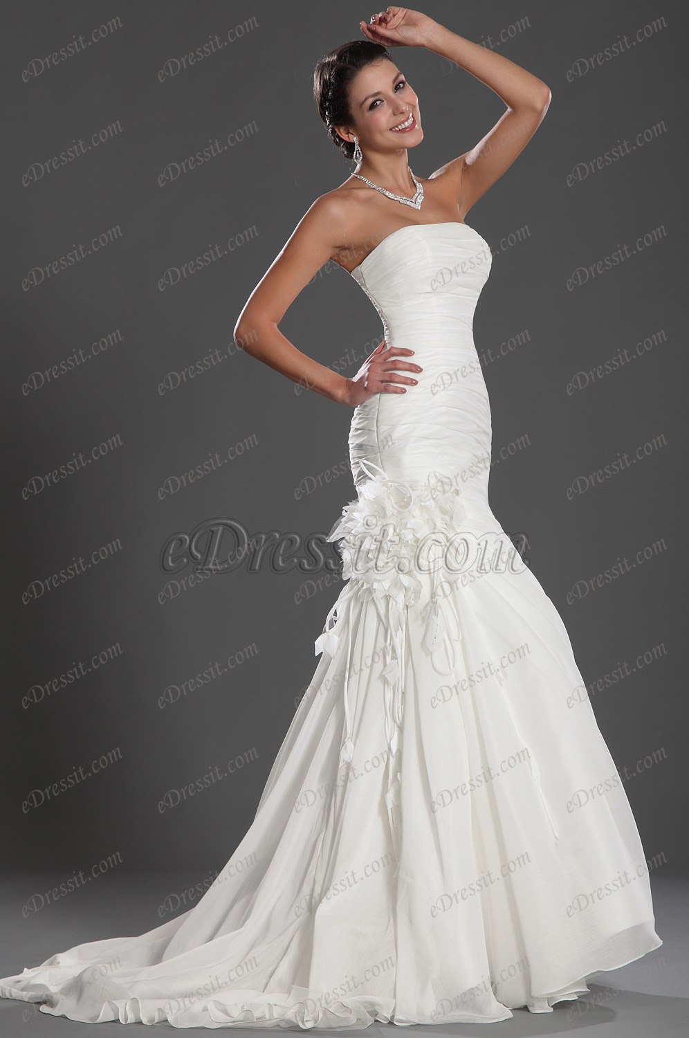 Alluring Strapless Wedding Gown