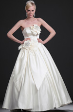 New Graceful Strapless Wedding Gown