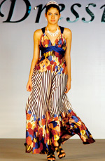 ON SALE !   NUEVO VESITDO DE NOCHE  ESTAMPADO FLORES/ V-CUT