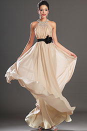 Wunderbar Perlen am Halshalfter Abendkleid